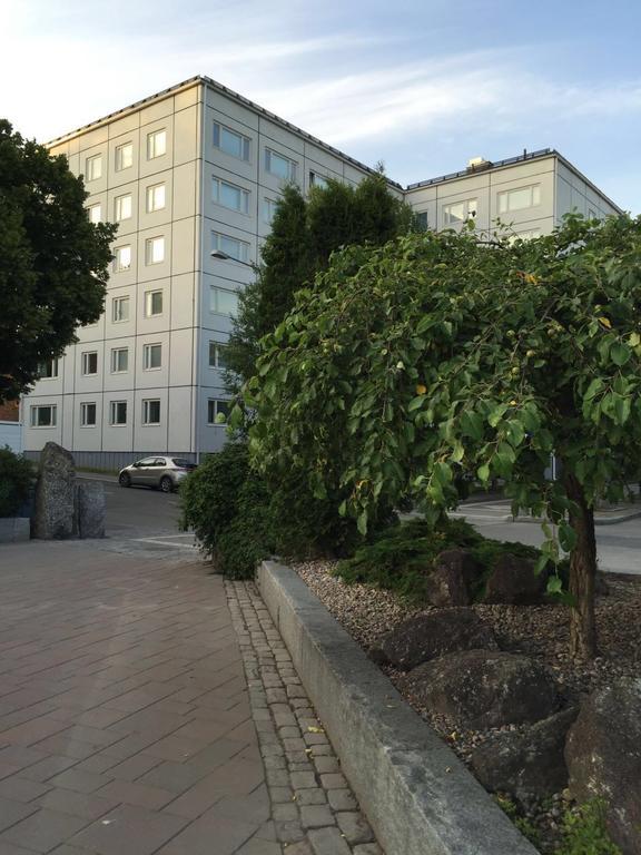 City Apartment Sairaalakatu, Laemmin Saehkoeistetty Autotalli Sisaeltyy Hintaan Kuopio Eksteriør billede